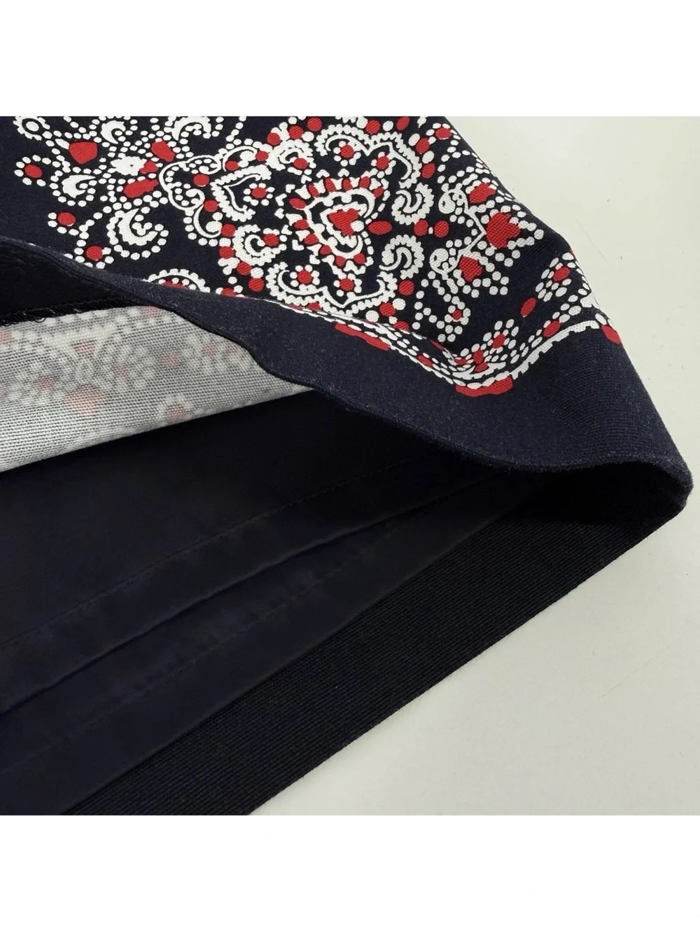 Talbots Pencil Skirt Womens Size 6 Navy Red Bandana Print Stretch Cotton